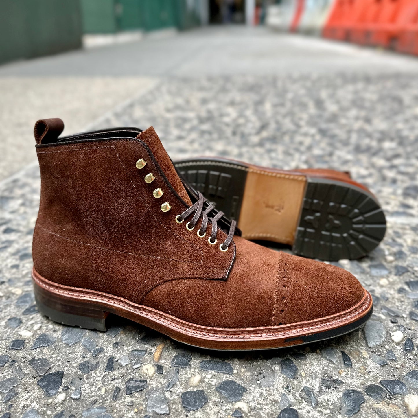 D6864HC - Jumper Boot in Tobacco Reverse Chamois
