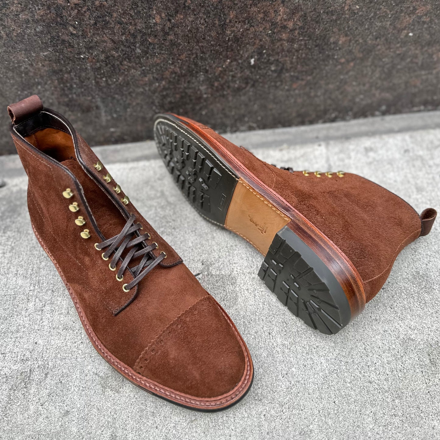 D6864HC - Jumper Boot in Tobacco Reverse Chamois