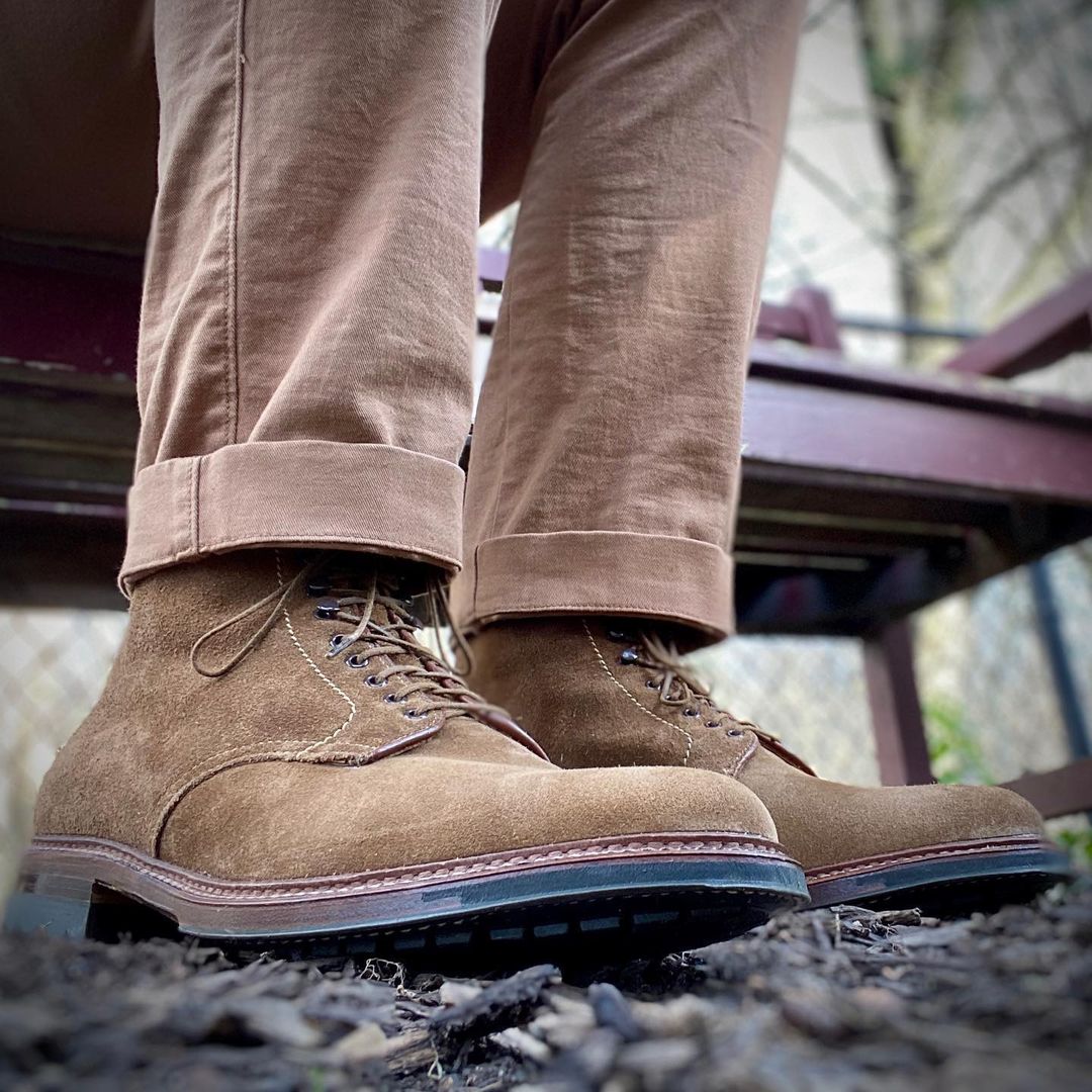 4511HC - Plain Toe Boot in Snuff Suede