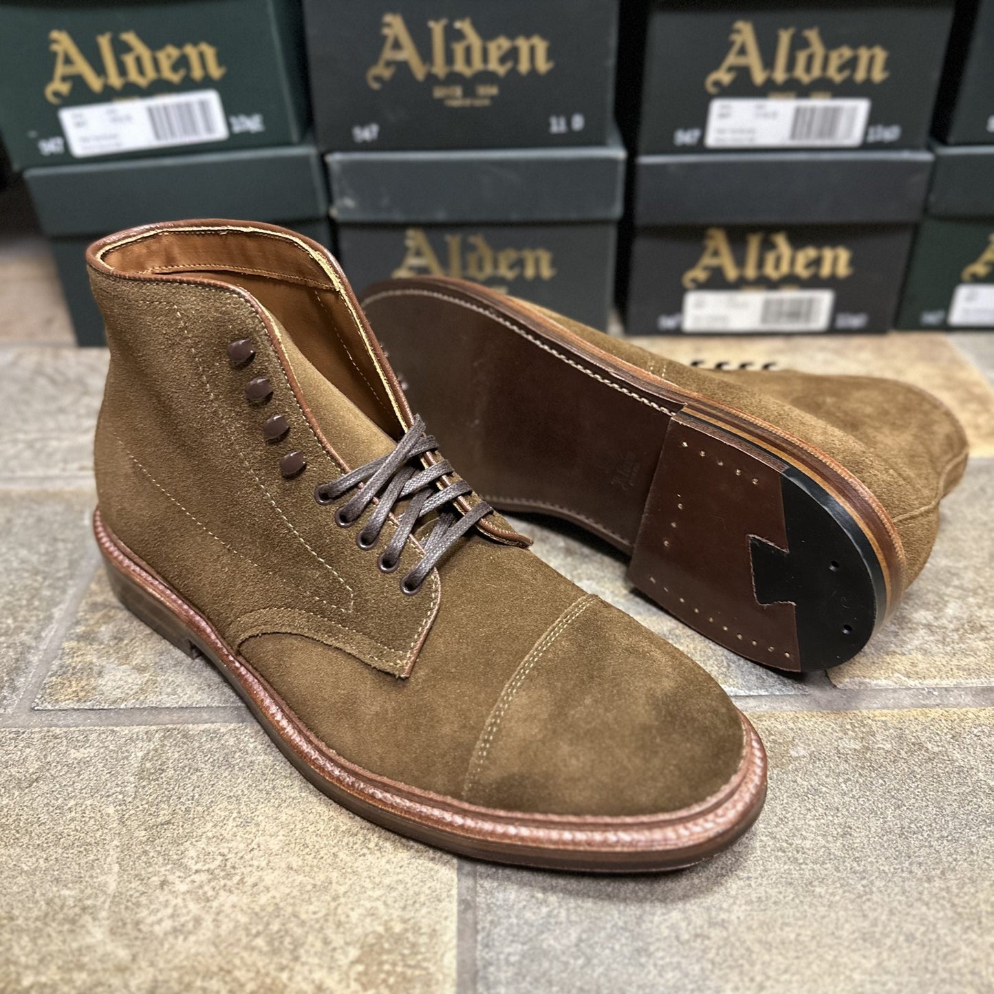 D2830H - Cap Toe "Field" Boot in Snuff Suede