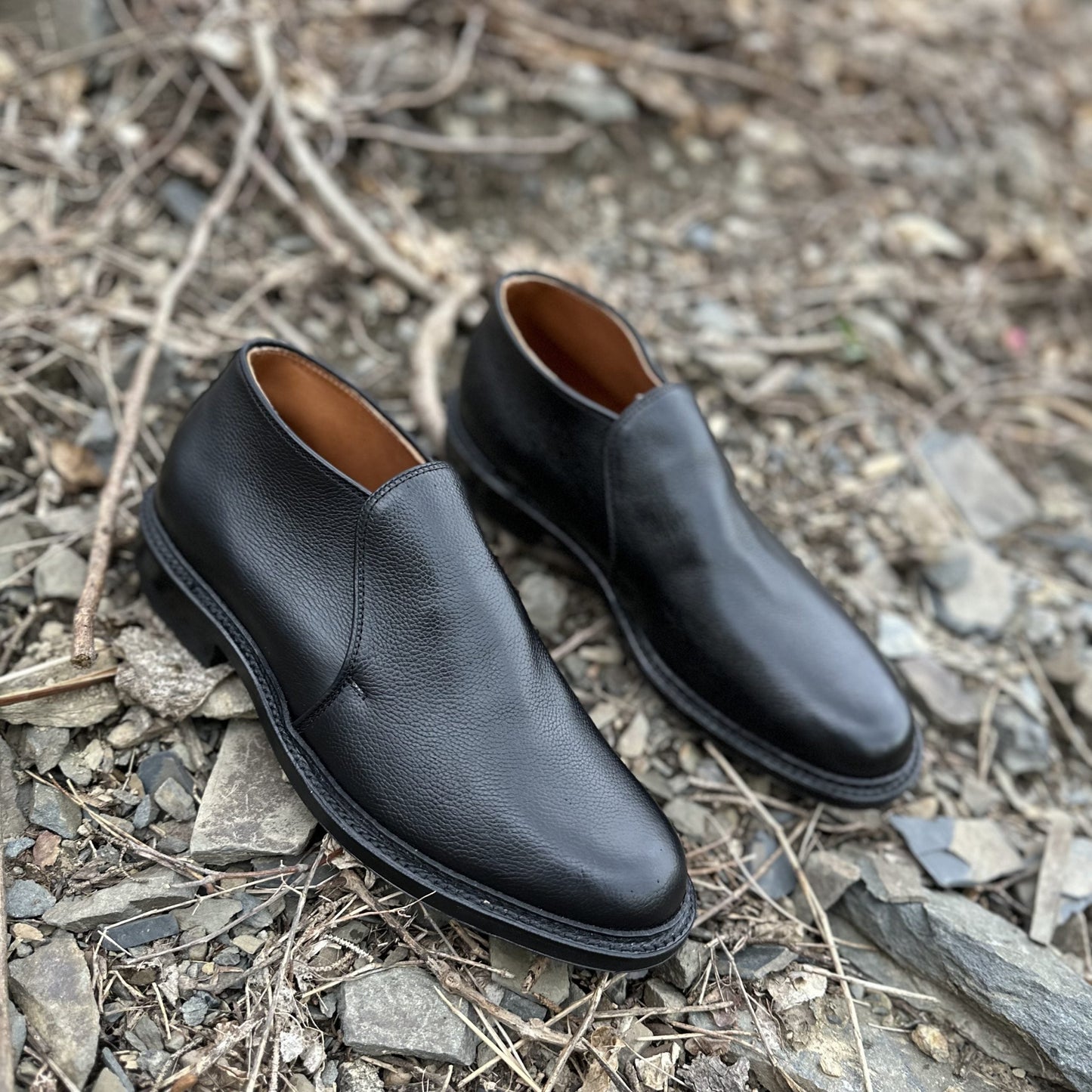 D2711C - 750 Chukka Boot in Black Regina Grain
