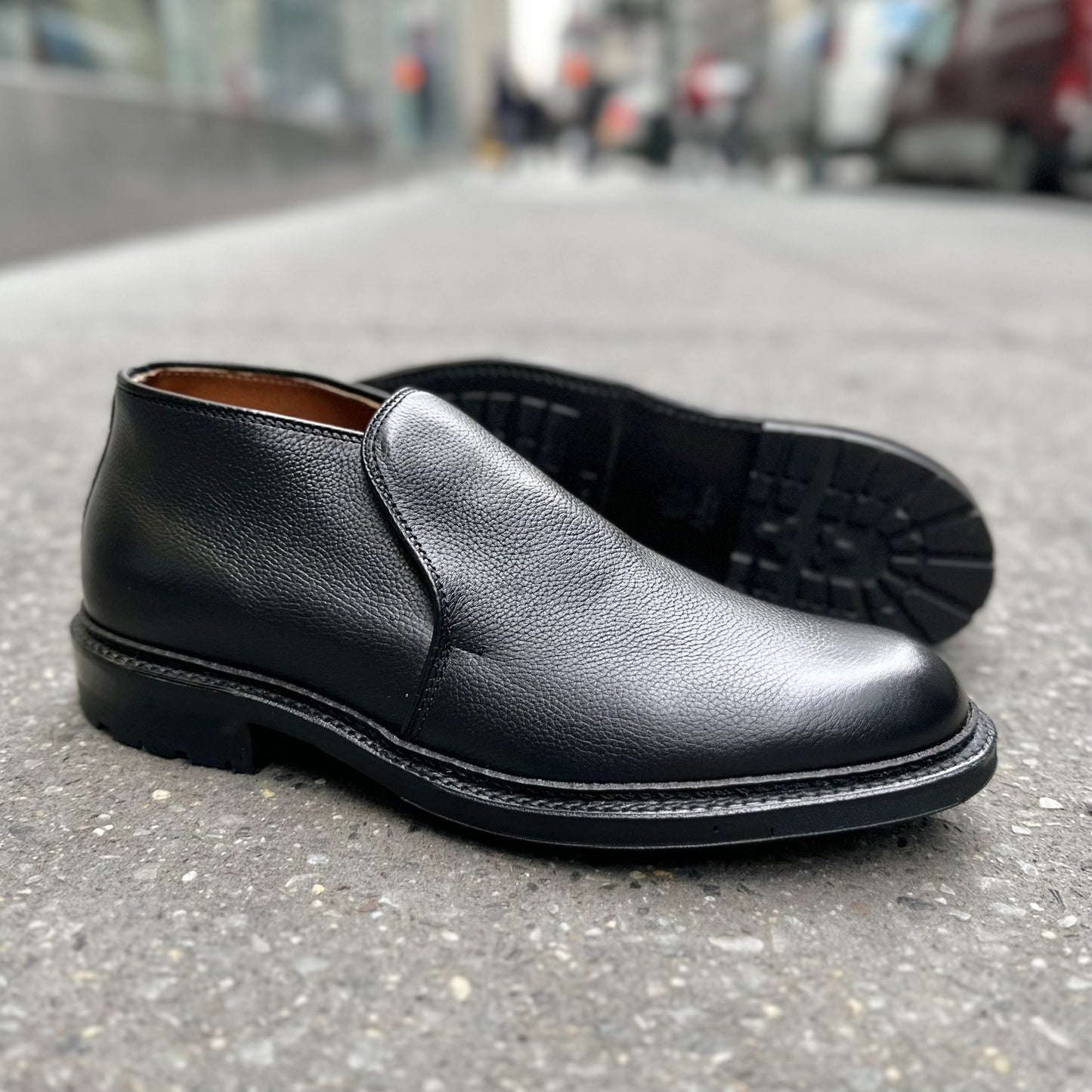 D2711C - 750 Chukka Boot in Black Regina Grain