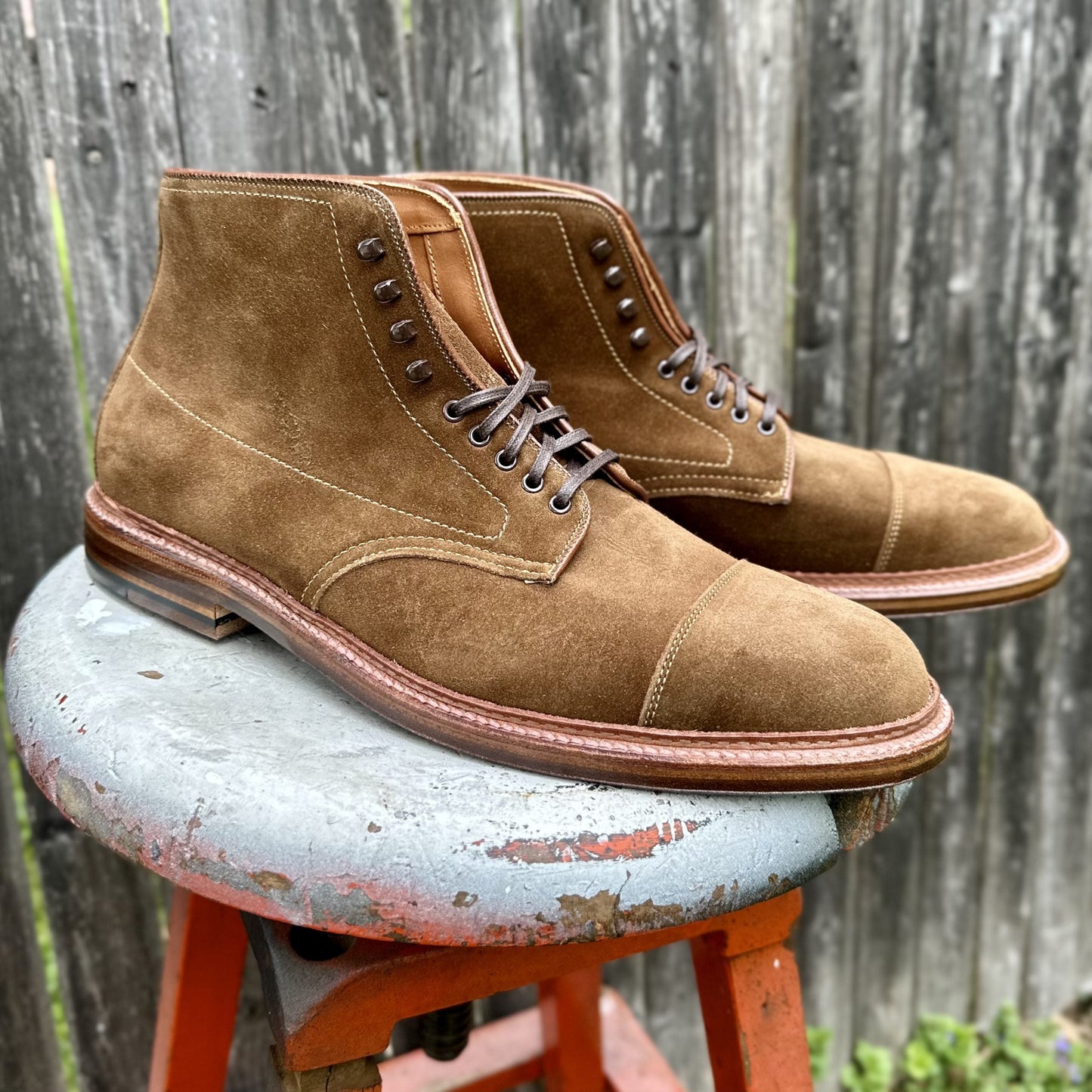D2830H - Cap Toe "Field" Boot in Snuff Suede