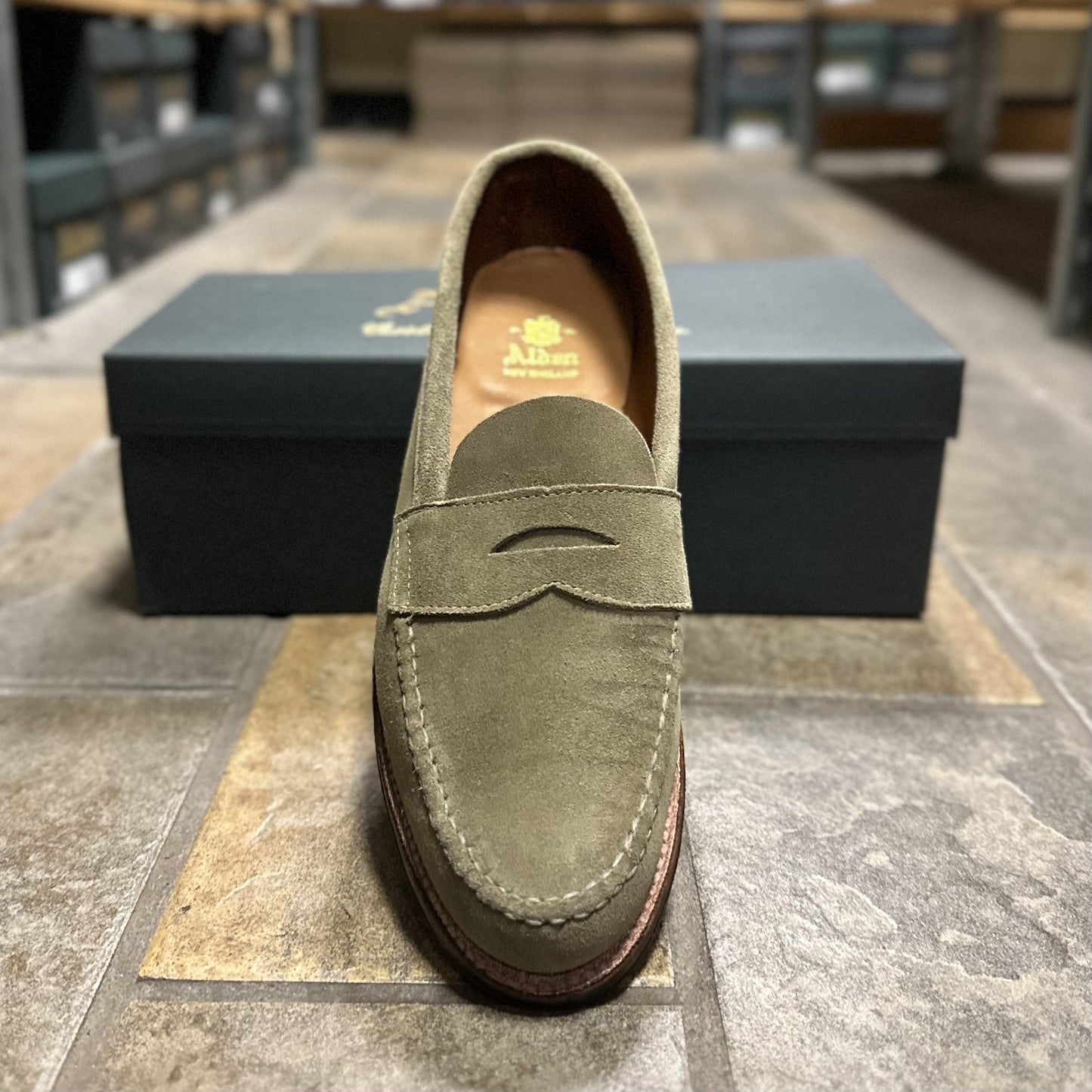D1221 - Unlined Leisure Hand Sewn in Visone Suede