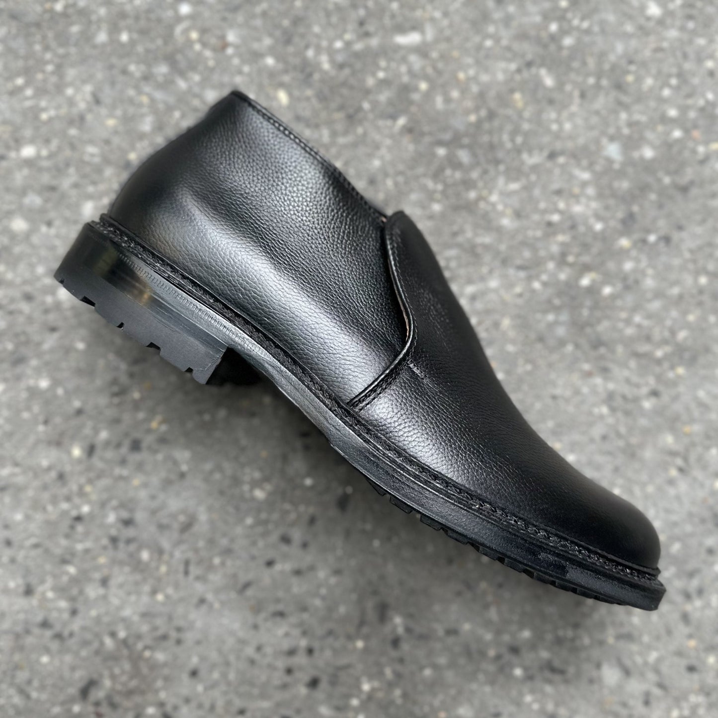 D2711C - 750 Chukka Boot in Black Regina Grain