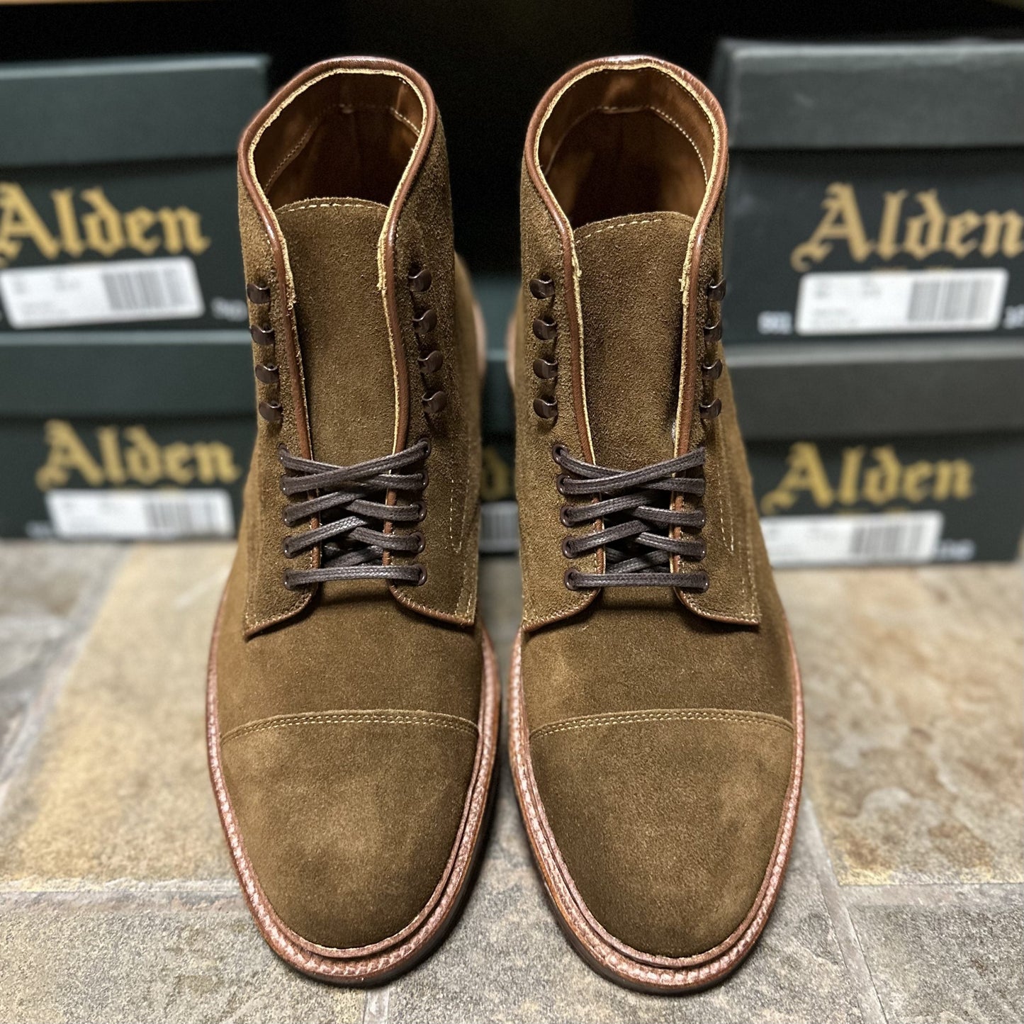D2830H - Cap Toe "Field" Boot in Snuff Suede