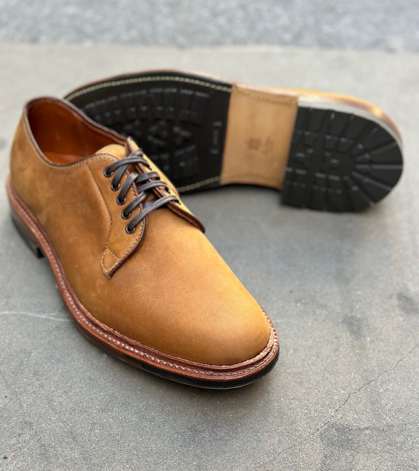 9475C - Plain Toe Blucher in Tan Smooth Chamois