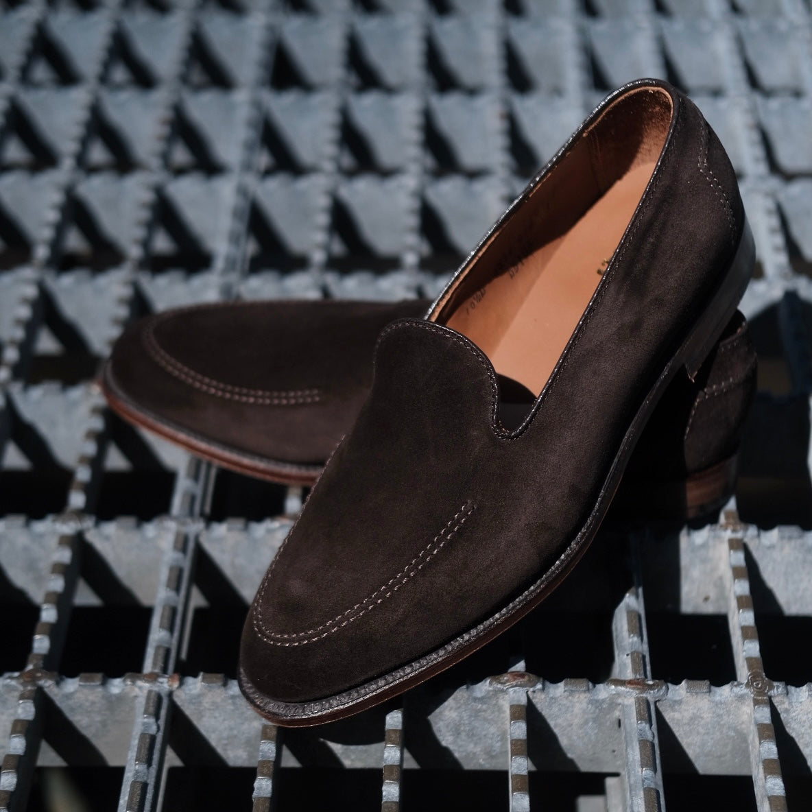 D5105 - Vanderbilt in Dark Brown Suede – ALDEN SHOES