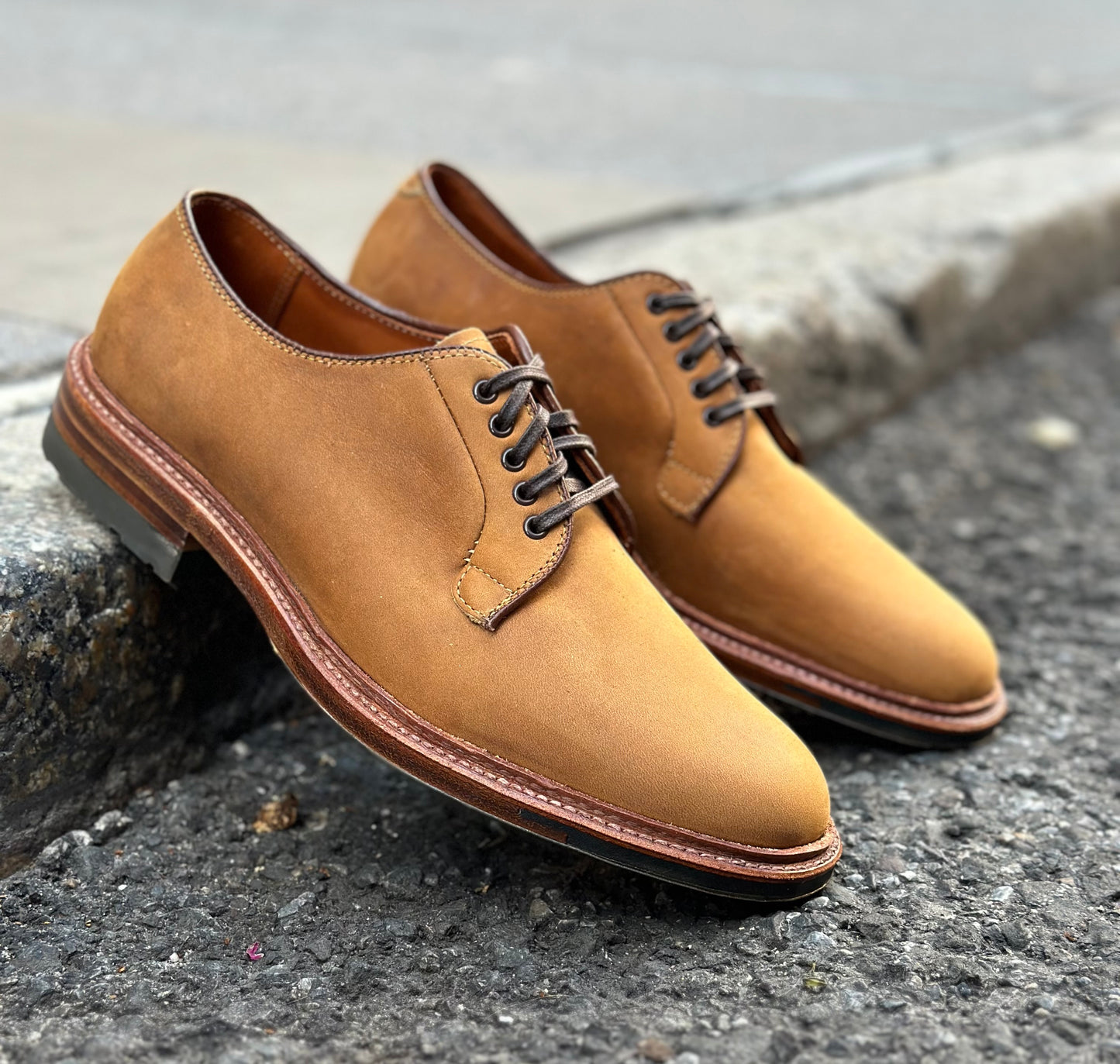 9475C - Plain Toe Blucher in Tan Smooth Chamois