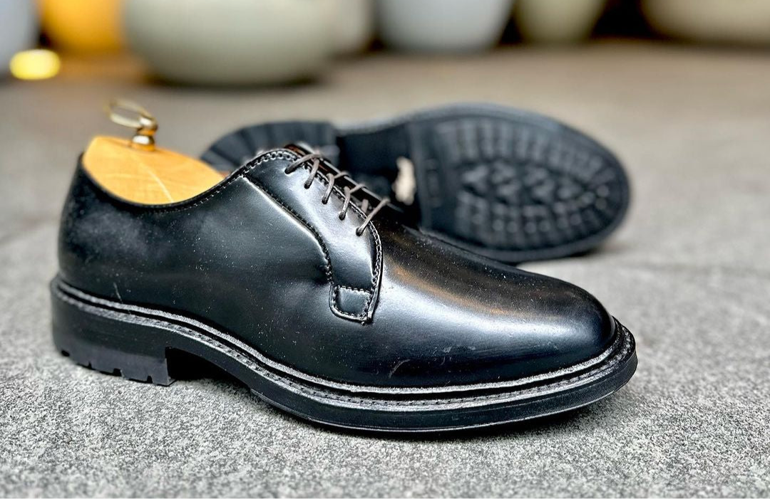 9901C -  Plain Toe Blucher with Commando Sole in Black Shell