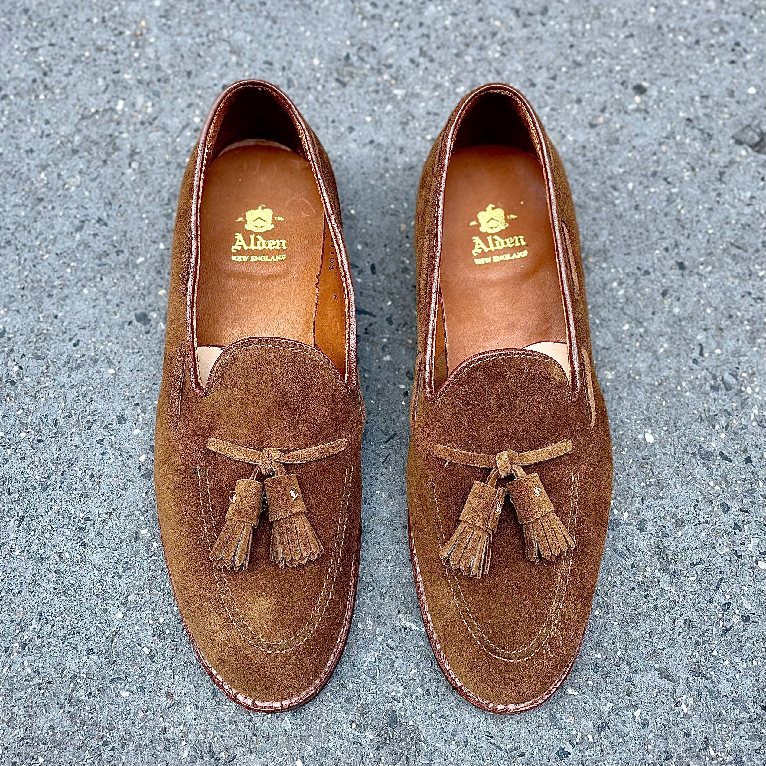 D1108 - Unlined Tassel Loafer in Snuff Suede