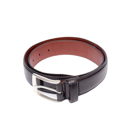The B501 by Alden Madison is a coiled leather belt with a shiny 35mm Nickel Buckle. The belt features a dark brown outer and light brown inner, crafted from Horween Shell Cordovan, offering multiple adjustment holes for versatile sizing.