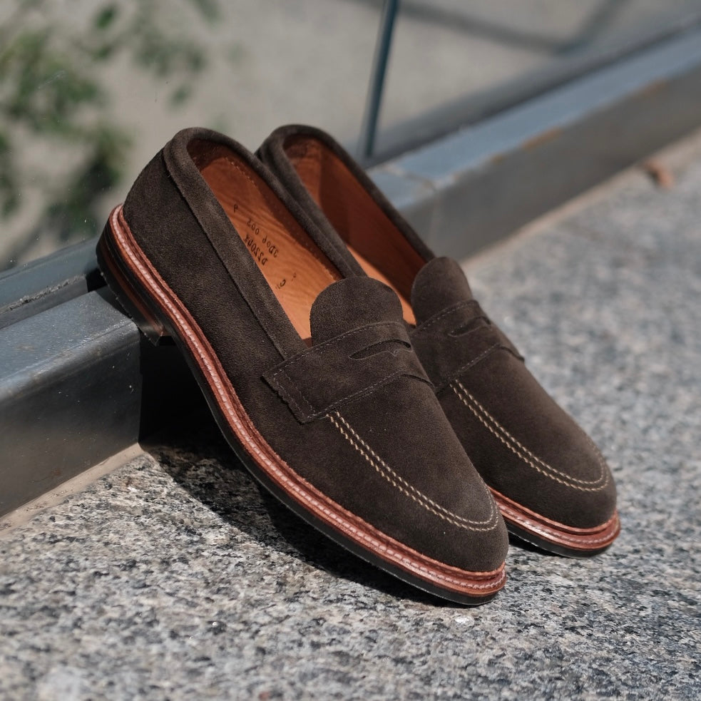 D2204L - Unlined Penny Mocc in Loden Suede