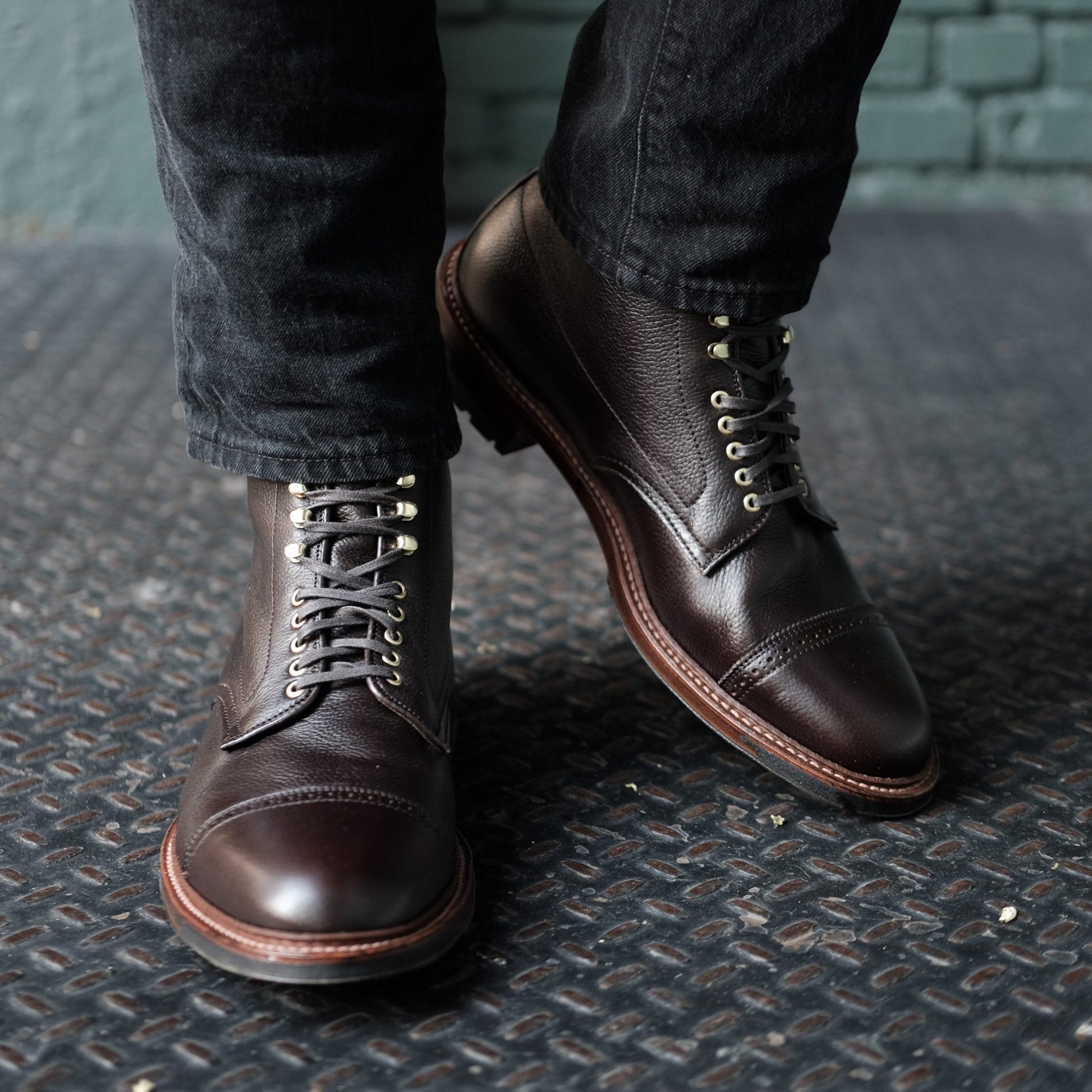 D9819HC Jumper Boot in Regina Brown Grain - Main Image